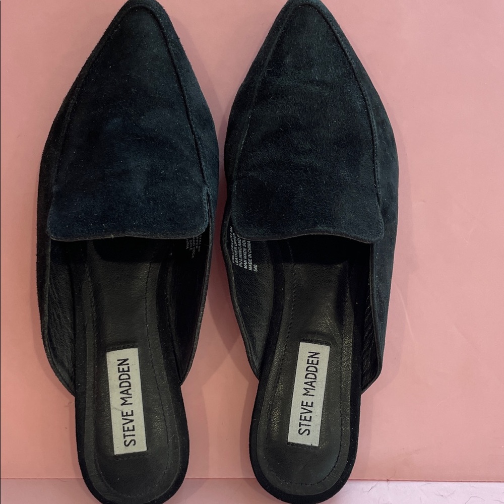 Steve Madden 8 Black Suede Pointed Toe Mule Slides